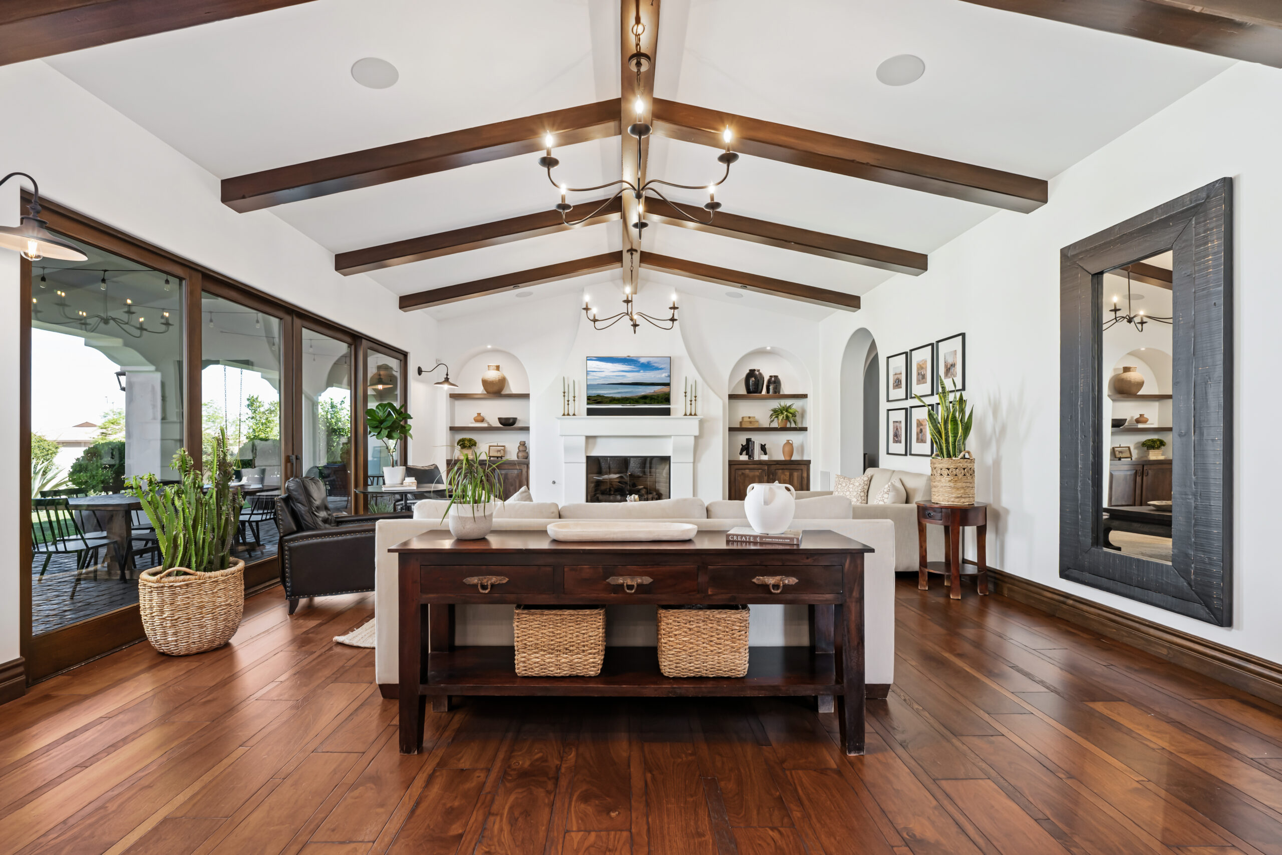 Castella Estate_kingdomandco_customhomes_lasvegas Bright, airy interior highlighting smart materials and passive cooling features—luxury design that stays cool in Las Vegas heat